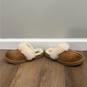 Kids UGG Tan and Cream Slip-Ons